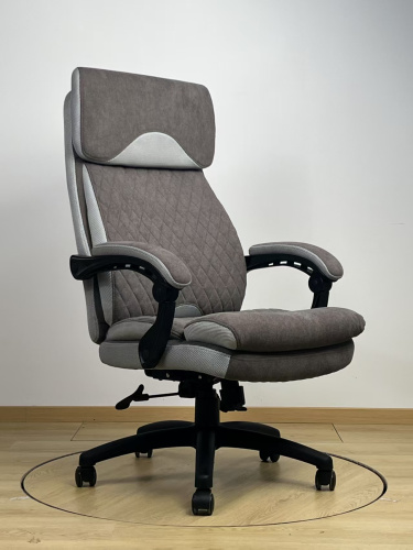 Кресло руководителя SENATOR Бежевый велюр