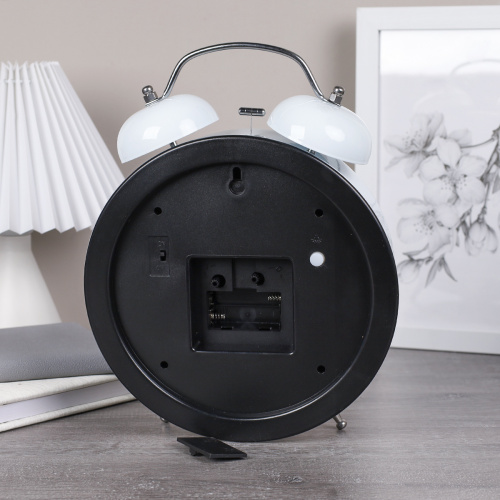 Будильник 23 см / 2080 /уп 10/ белый, подсветка экрана